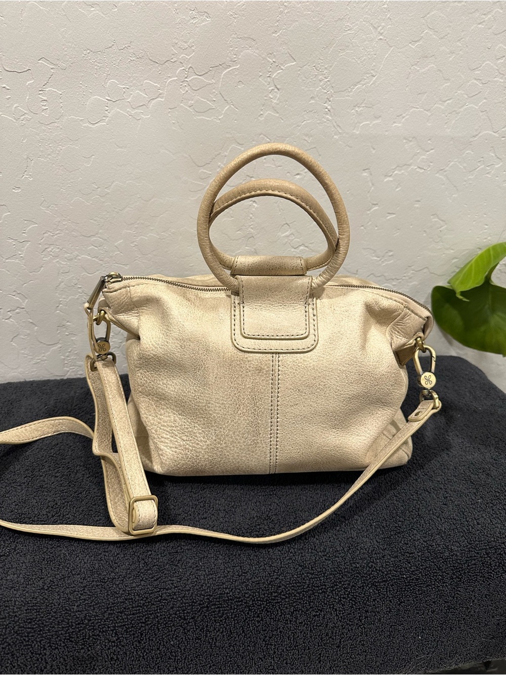 HOBO Medium Sheila Cream Leather Top-Handle Crossbody Bag